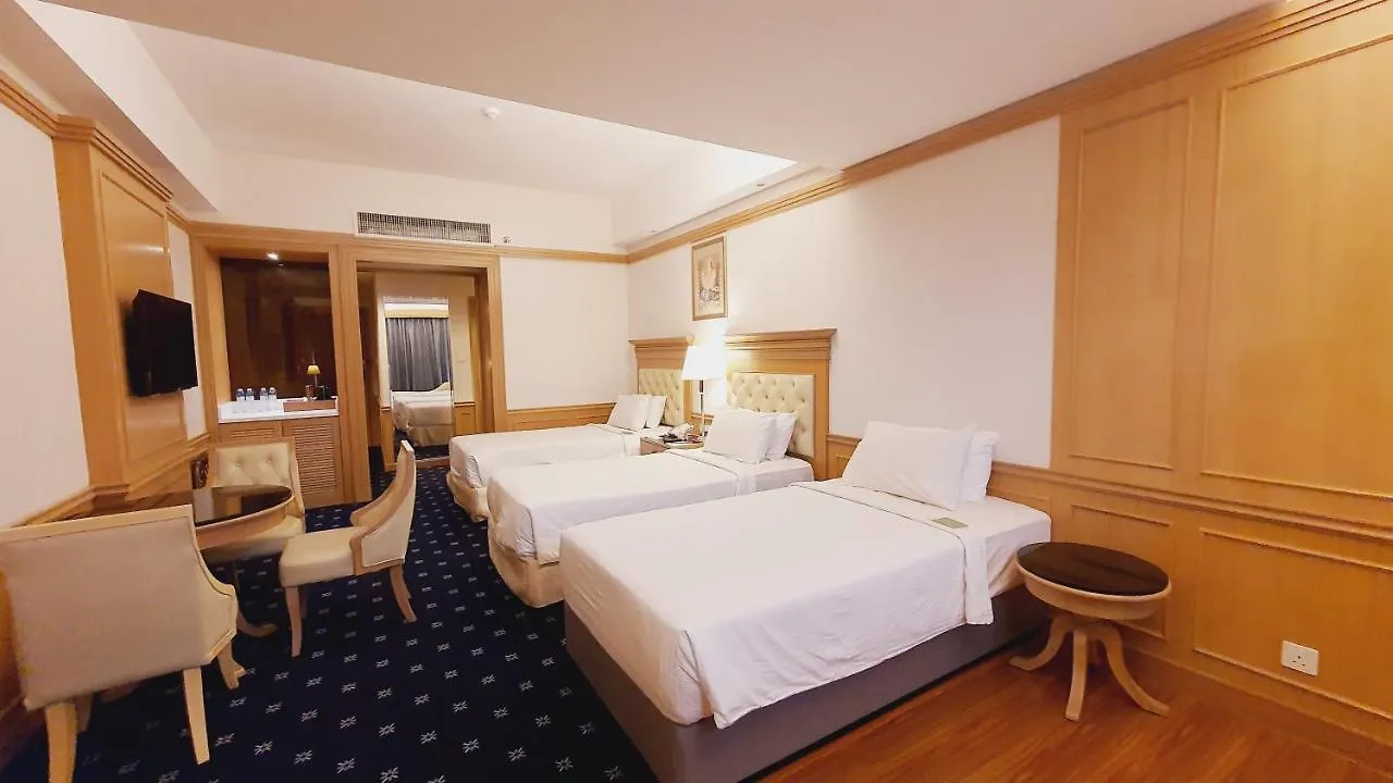 Royale Chulan Penang Hotel George Town 4*,