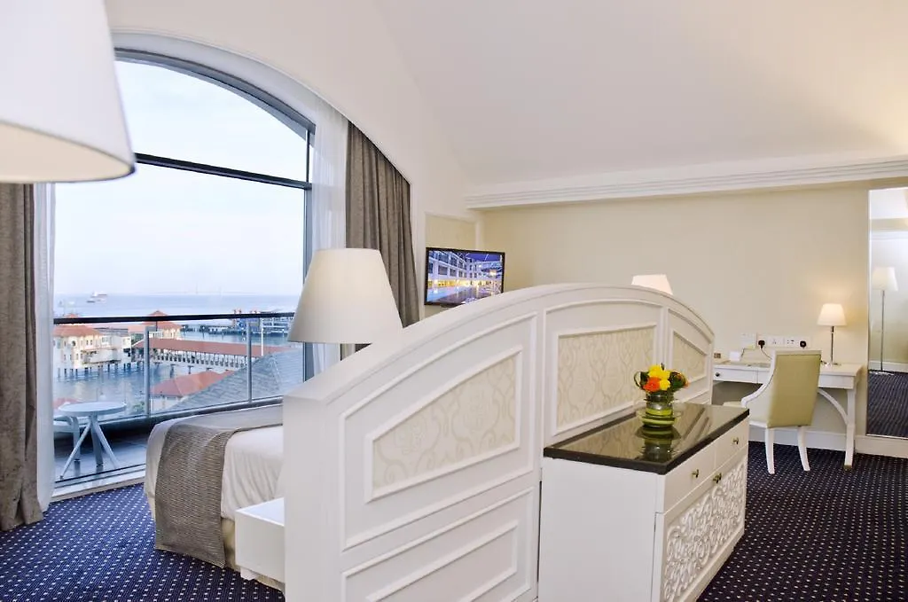 Отель Royale Chulan Penang Джорджтаун