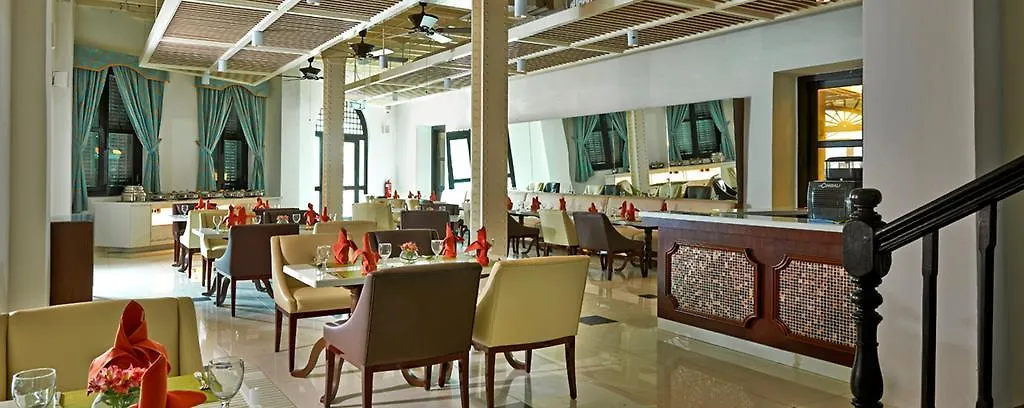 Отель Royale Chulan Penang Джорджтаун