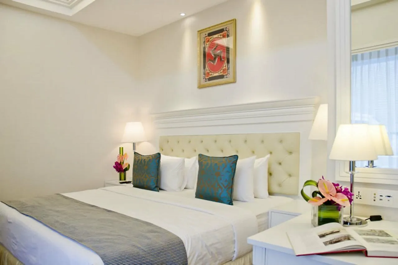 Отель Royale Chulan Penang Джорджтаун